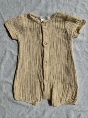 Zara Pale Yellow Romper size 3-6m